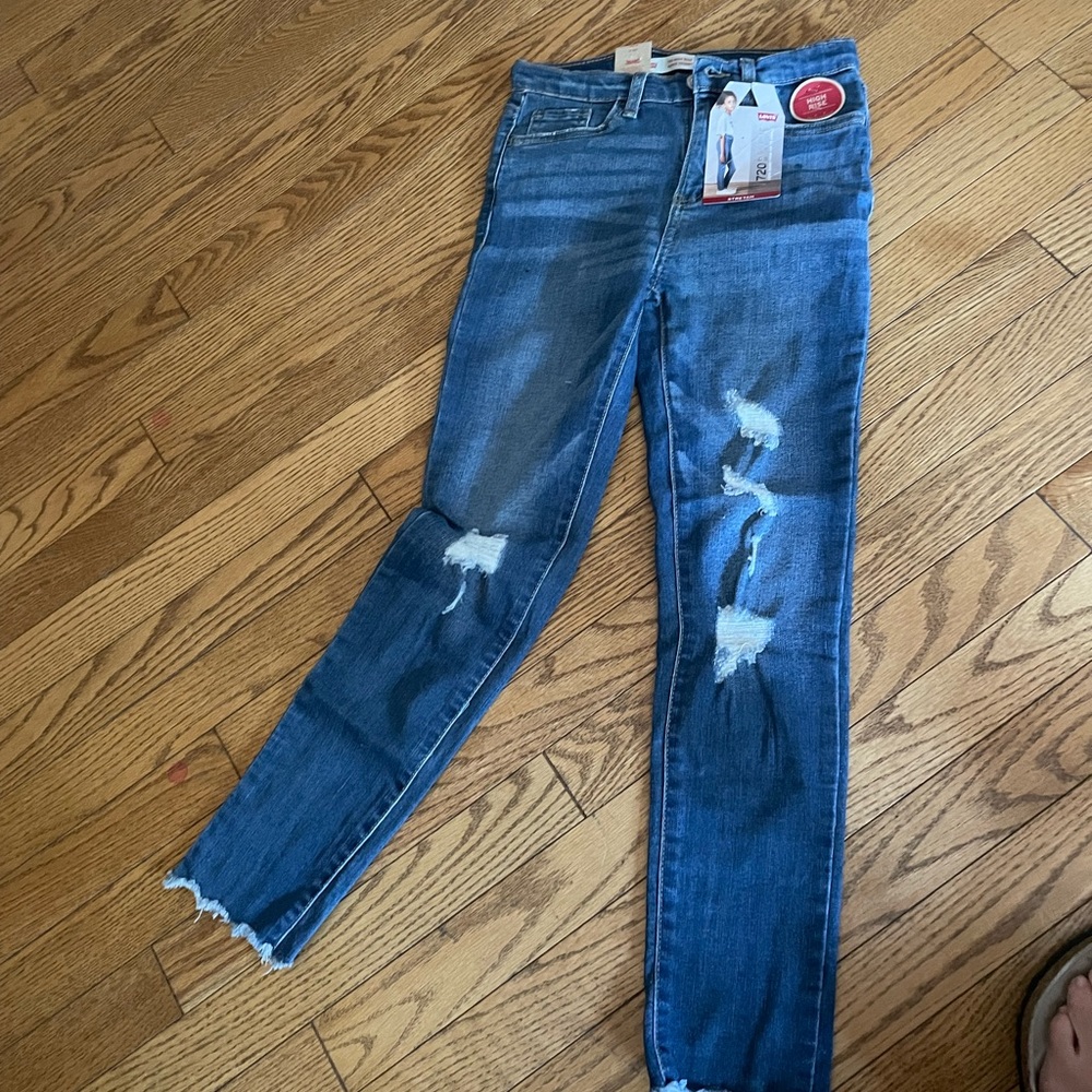 Girls Levi’s super skinny distressed jeans size 10 regular, 23 inch inseam